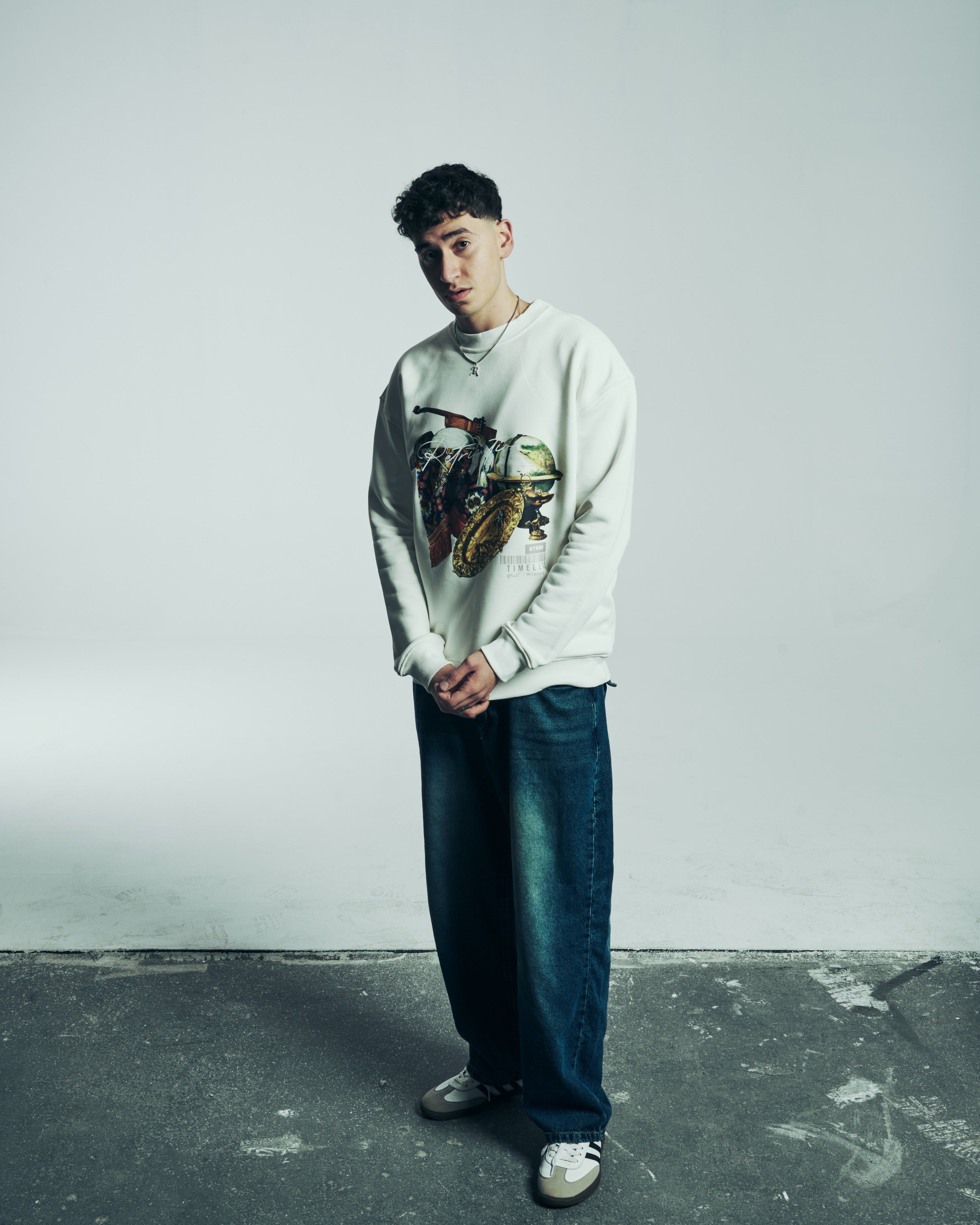 GLOBETROTTER CREWNECK - CREAM