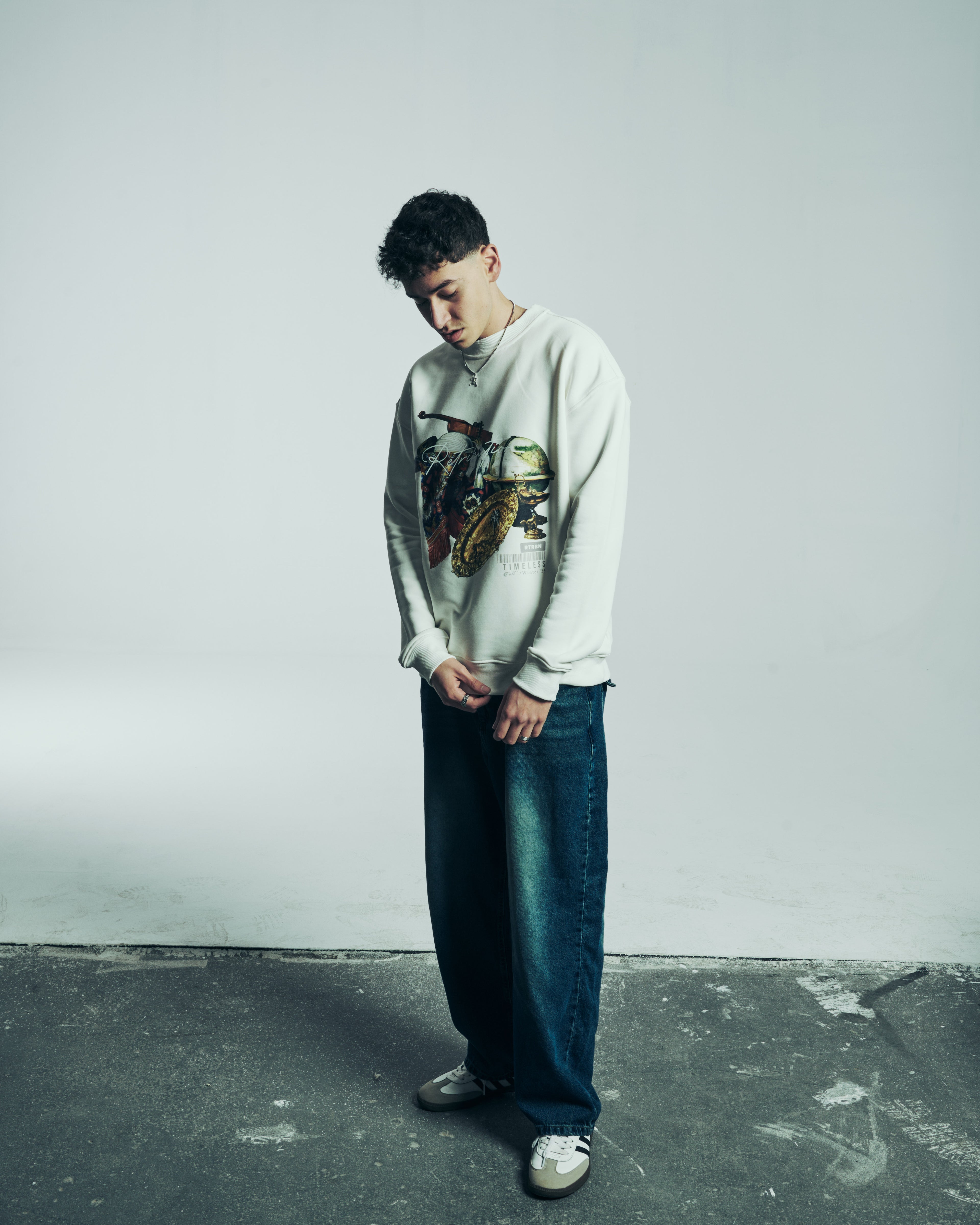 GLOBETROTTER CREWNECK - CREAM