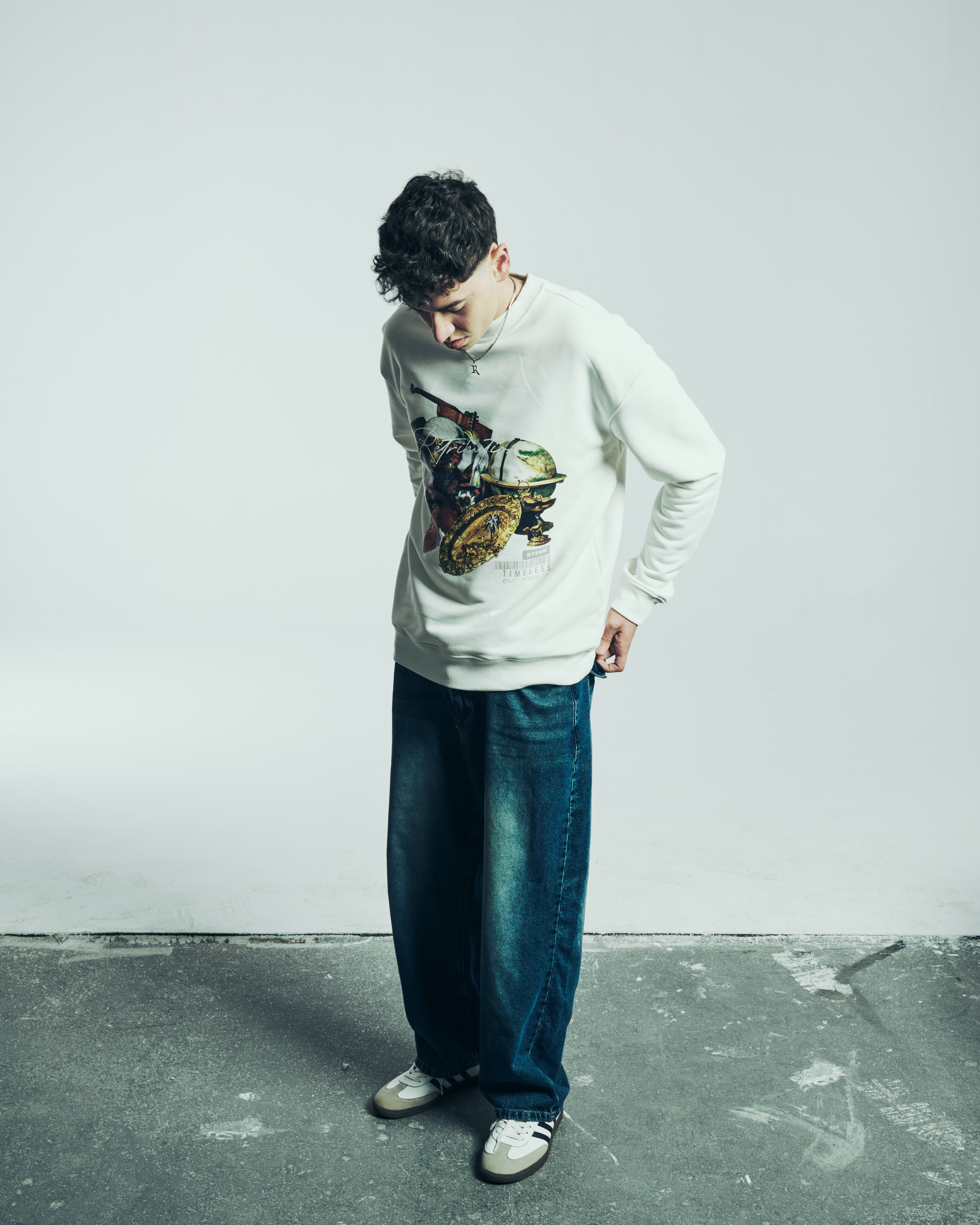 GLOBETROTTER CREWNECK - CREAM