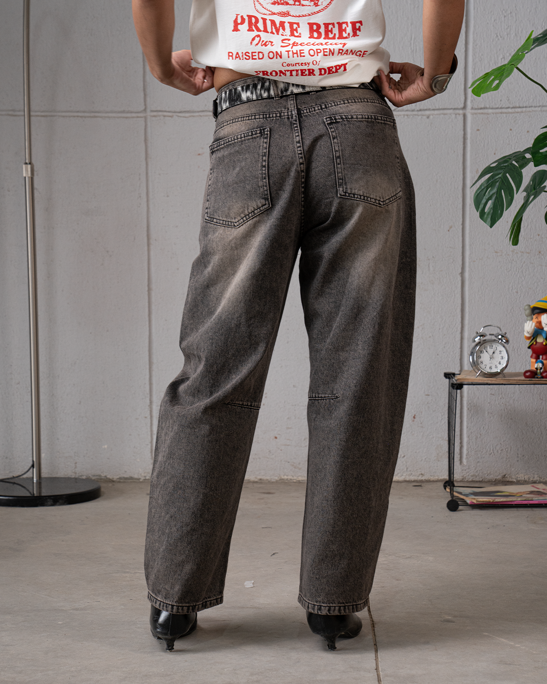 BARREL LEG JEANS - RUST BROWN