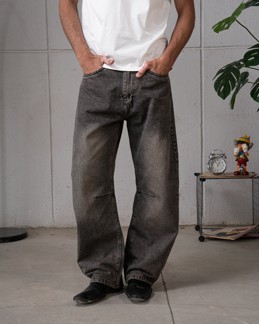 BARREL LEG JEANS - RUST BROWN