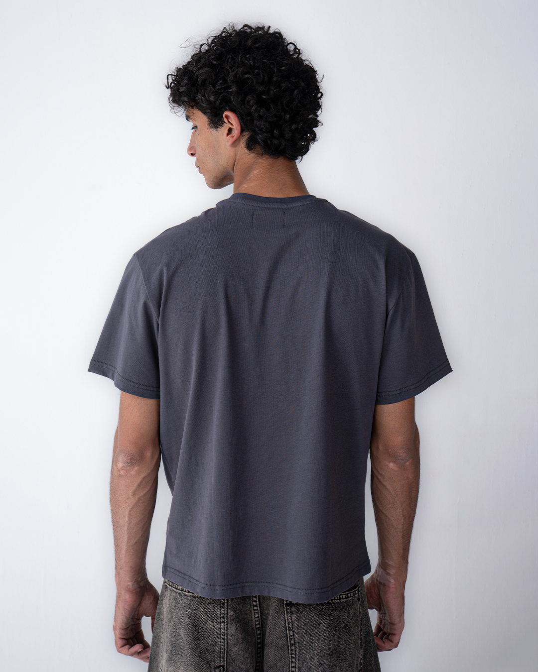 PROPERTY T-SHIRT - GREY
