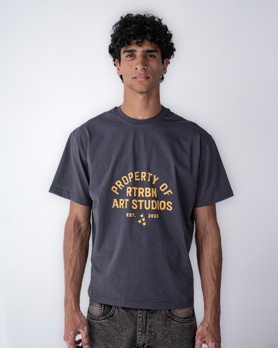 PROPERTY T-SHIRT - GREY